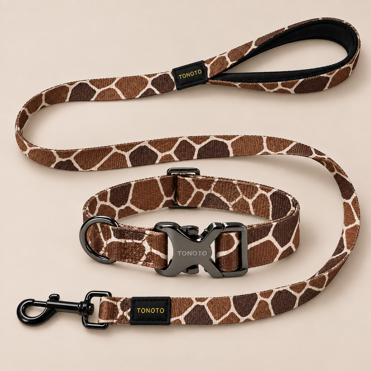 Giraffe pattern dog collar and lead set