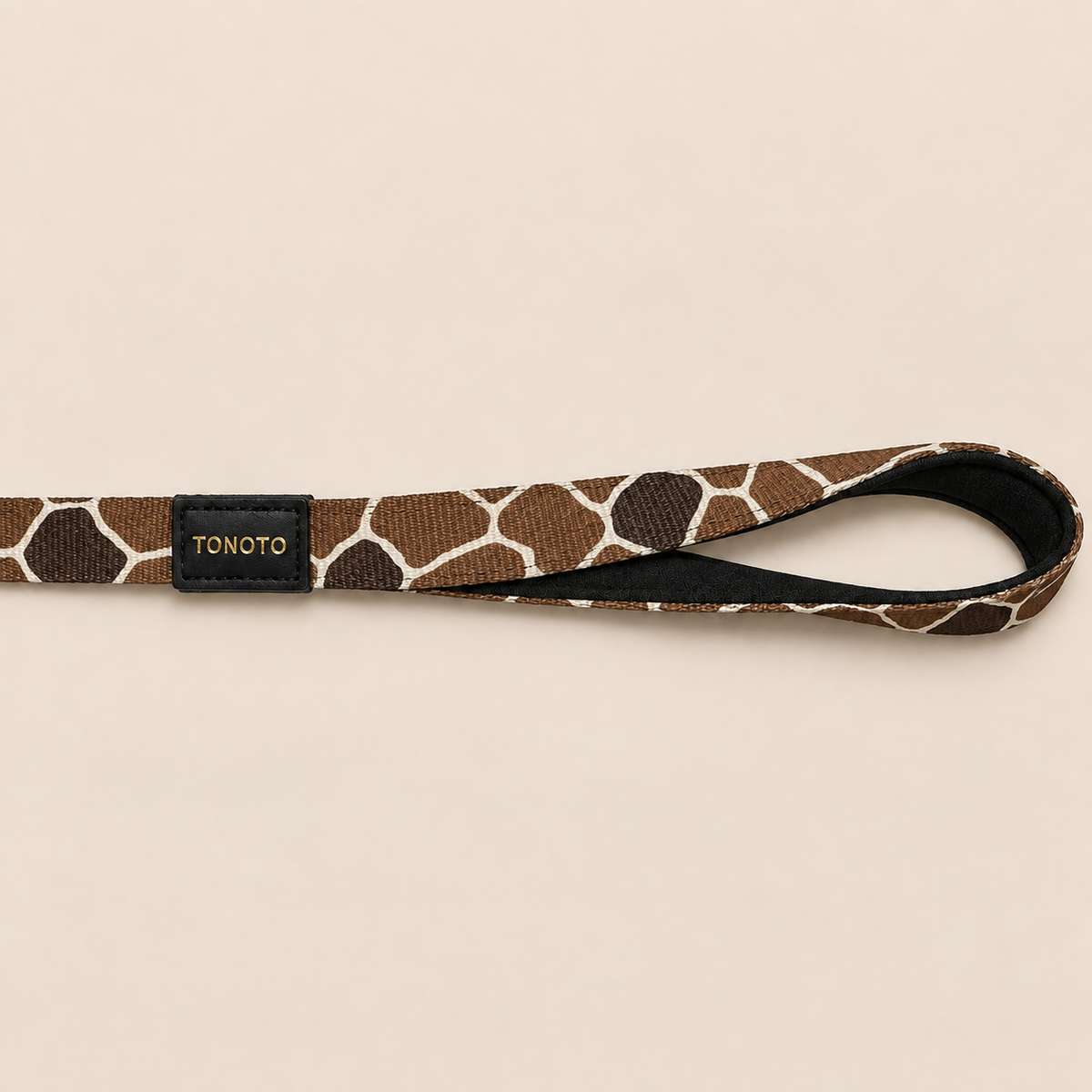 Giraffe pattern dog lead with black padded handle